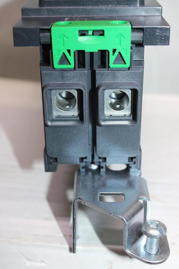 NIB SQUARE D POWERPACT I-LINE CIRCUIT BREAKER BGA24020Y2 20 AMP 480/277V 2-POLE