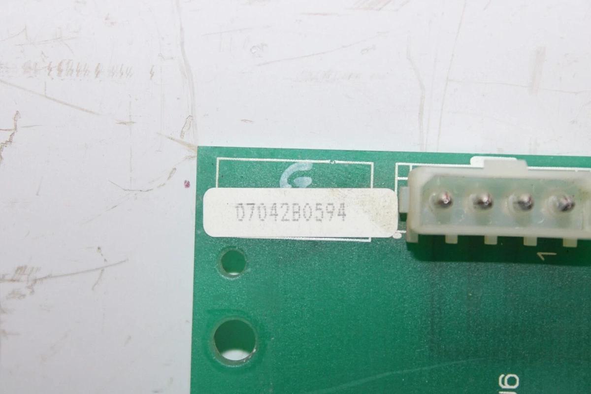 Used YORK 5-SLOT CHASIS BASE BOARD 031-00809C000 REV. B **WARRANTY INCLUDED**