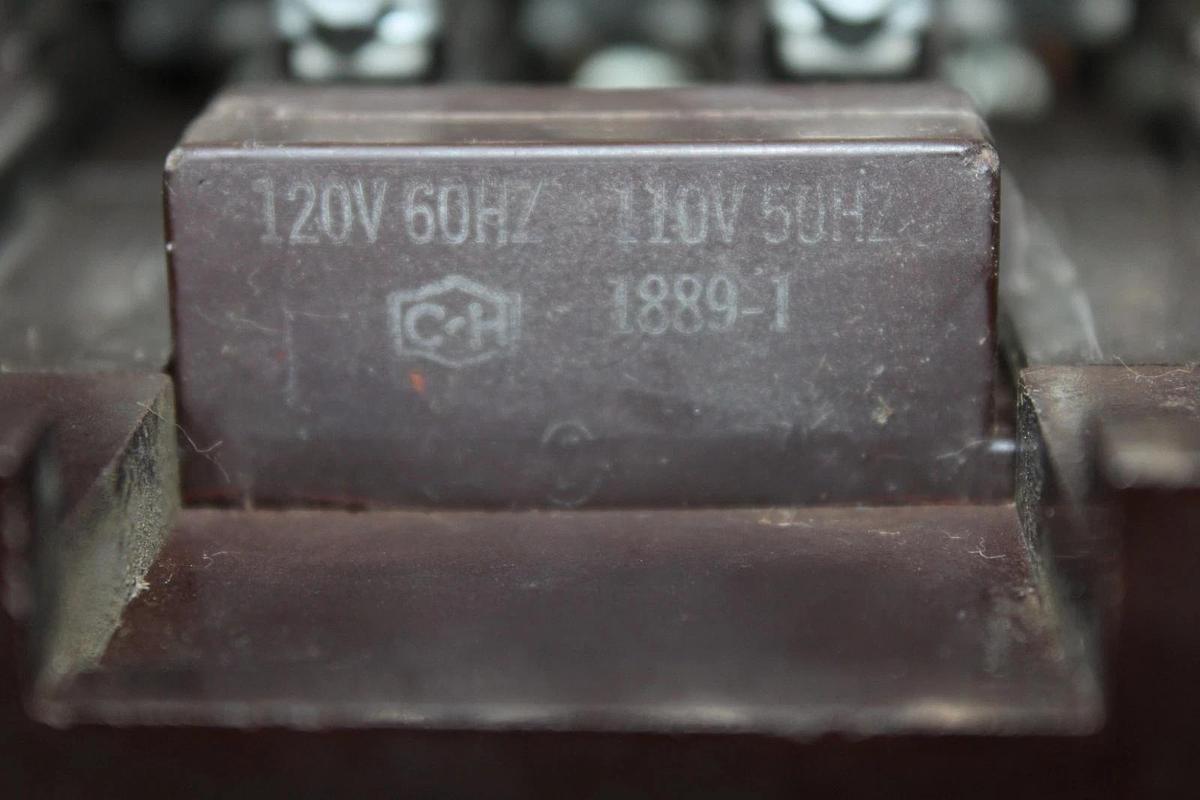 Used CUTLER-HAMMER CONTACTOR C10EN3 NEMA SIZE 3 90 AMP 600 VAC 3-POLE COIL: 120 V