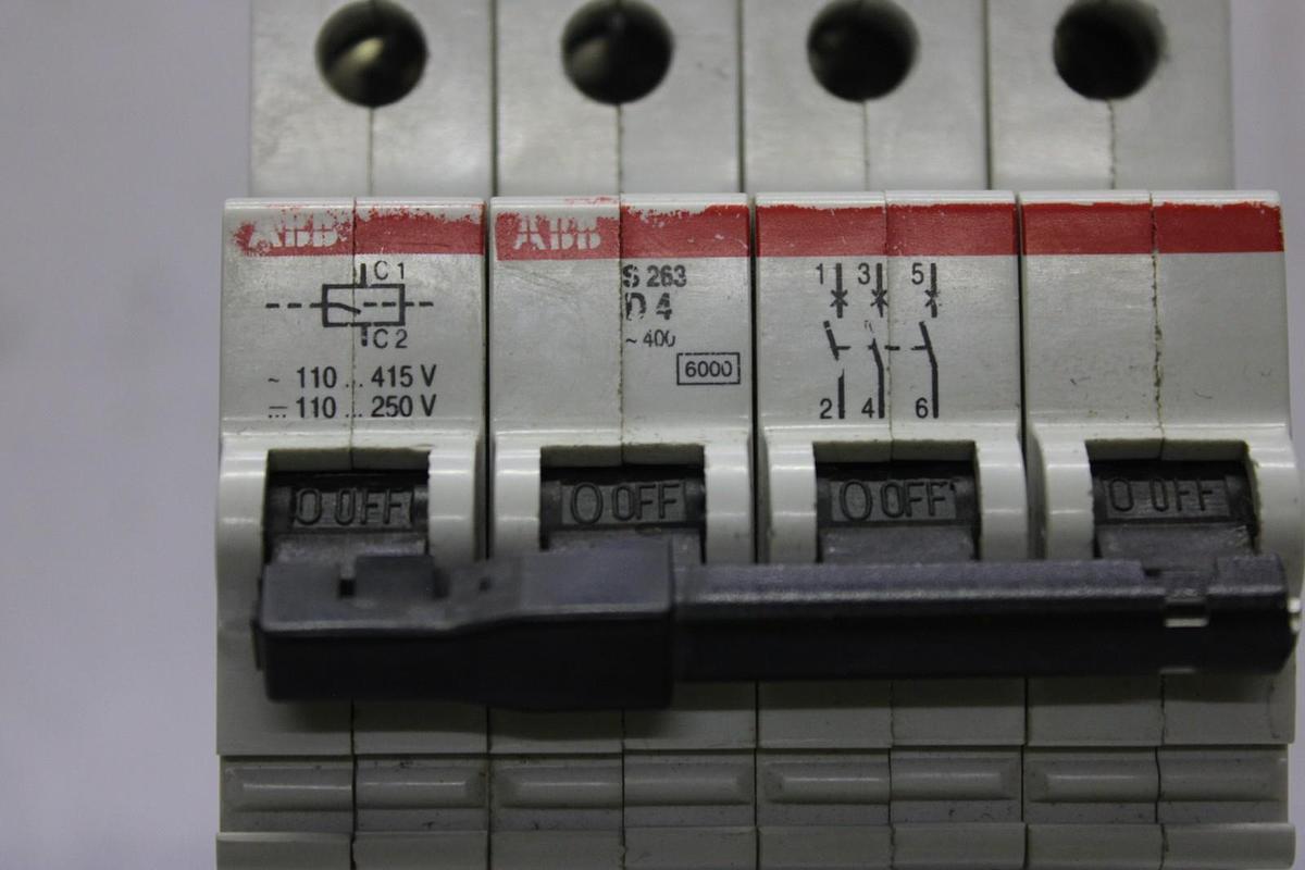 Used ABB CIRCUIT BREAKER 4-POLE 400 VAC **WARRANTY INCLUDED**