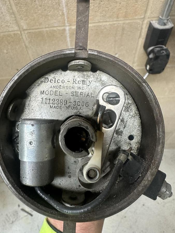 Used GM Delco Remy #  1112389-3C06 Distributor 6cyl Chevy
