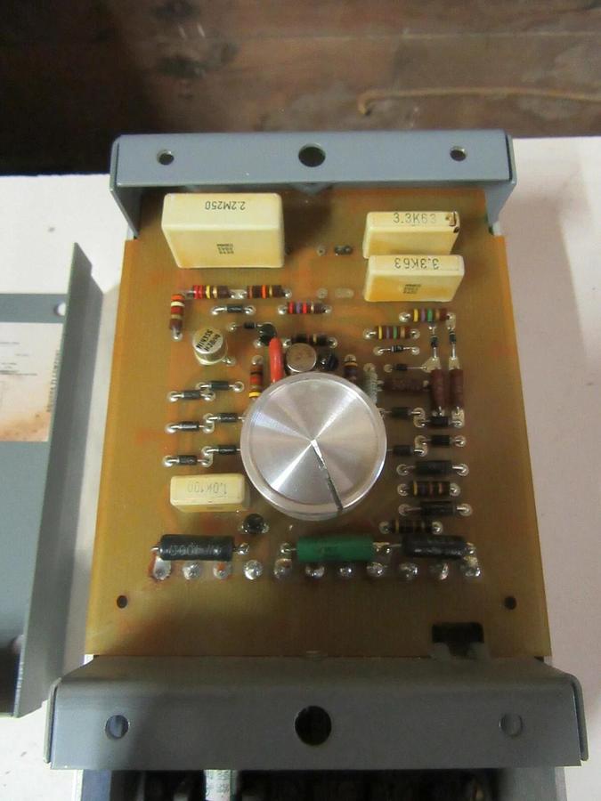 Used SQUARE D GP-200B TYPE GP GROUND FAULT RELAY 24 VAC INPUT 200 - 1200 AMPS SENSOR