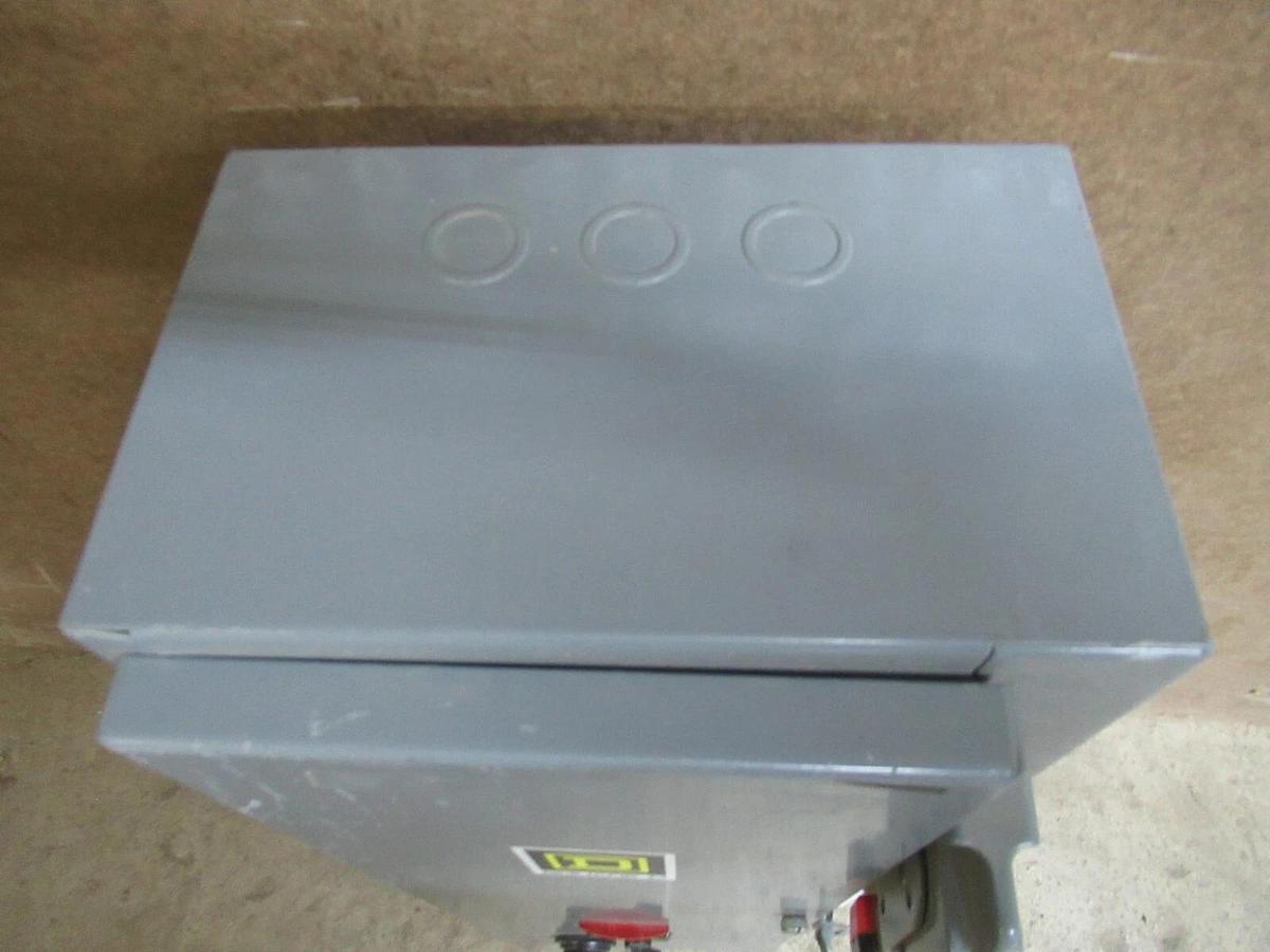Used SQUARE D COMBINATION STARTER 8538SBG33C81CFF4P1TX11 TYPE 1 30 AMP 600 VAC 5 HP