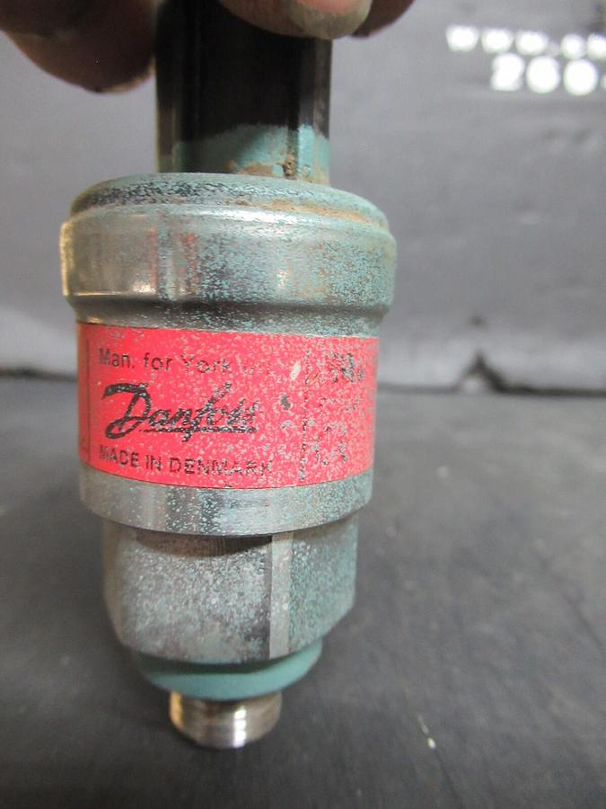 Used YORK DANFOSS PRESSURE TRANSDUCER 025-28678-006 300 PSIS 5 VDC **WARRANTY**