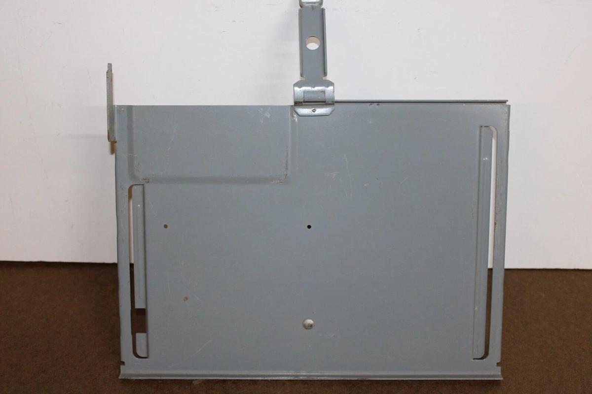 Used SQUARE D MCC MOTOR CONTROL BUCKET SHELF MODEL 6 PAN DIVIDER MIDSHELF