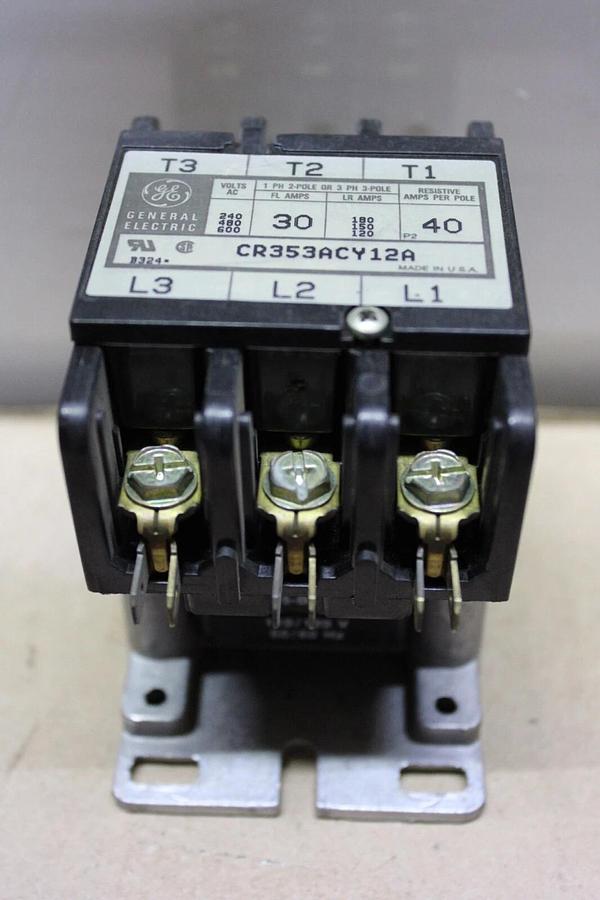 Used GENERAL ELECTRIC CONTACTOR CR353ACY12A 600V 30A 3-POLE 3-PHASE COIL: 120V