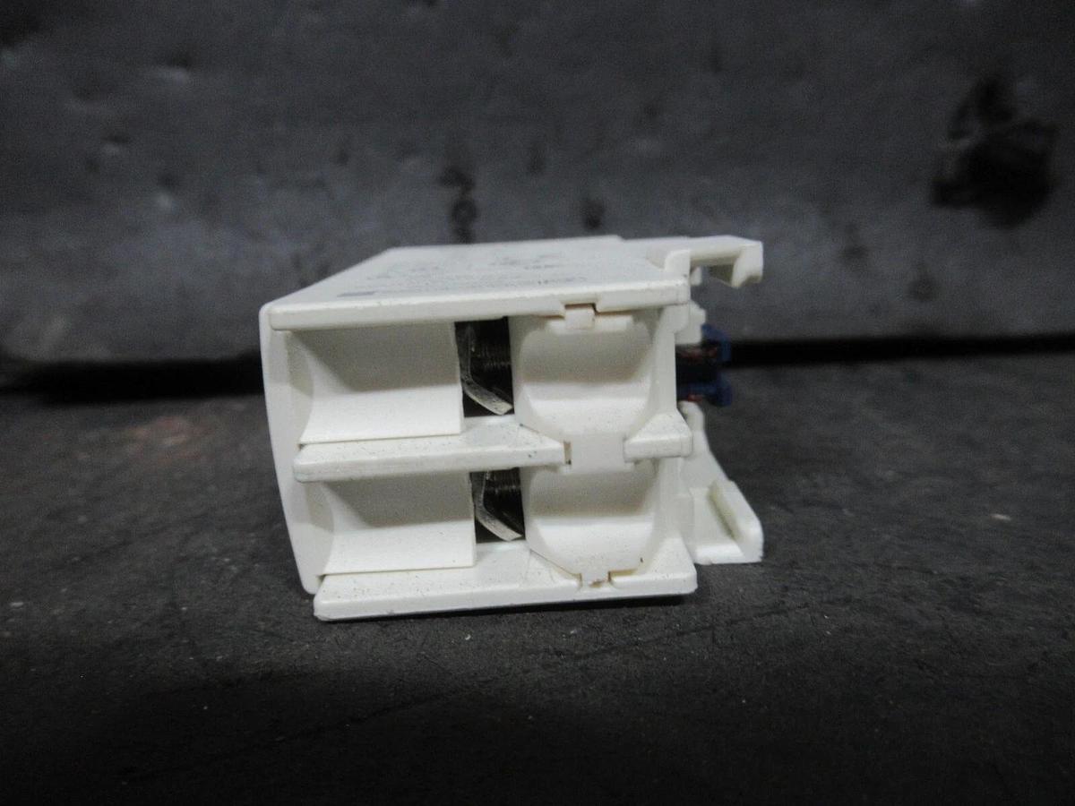 SCHNEIDER 2-POLE CONTACT BLOCK LADN11 10 AMP 600 VOLT **WARRANTY INCLUDED**