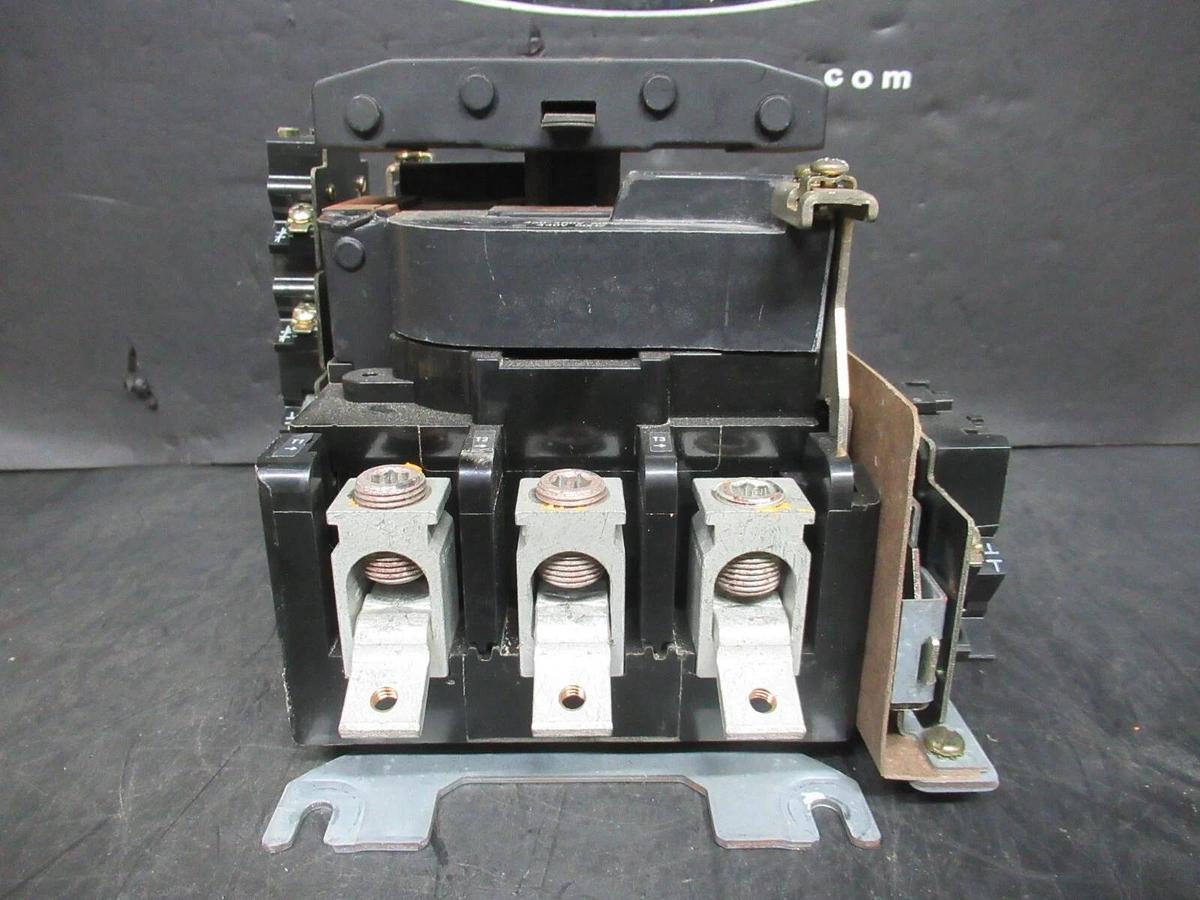 Used GE CONTACTOR CR305E0**AALH NEMA SIZE 3 600 VAC 100 AMP 50 HP 480 VOLT COIL