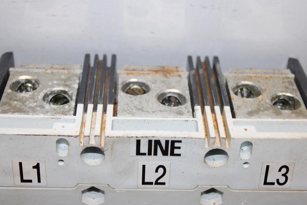 Used CUTLER HAMMER CIRCUIT BREAKER LD3600F 600 AMP 3-POLE 600 VAC LD-35K