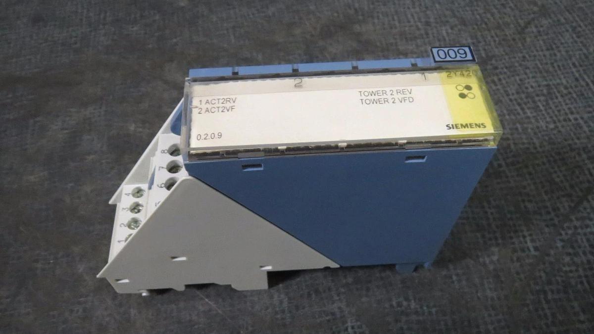 Used SIEMENS APOGEE TERMINATION MODULE WITH BASE  MODEL: PTM6.2Y420  **WARRANTY**