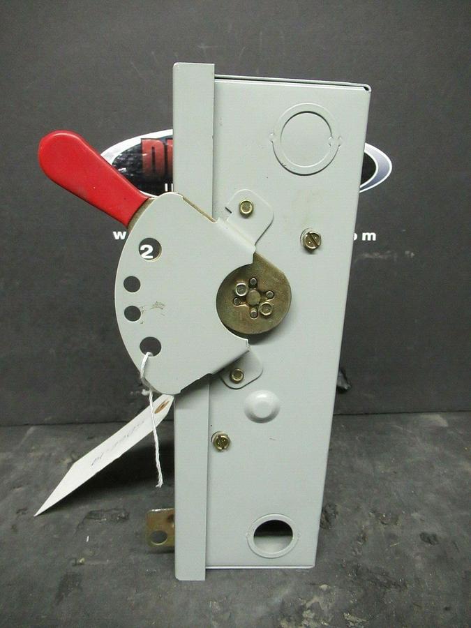 Used GE ENCLOSED SAFETY SWITCH TG4321 240 VAC 7.5 HP 30 AMP ENCLOSURE NEMA TYPE 1