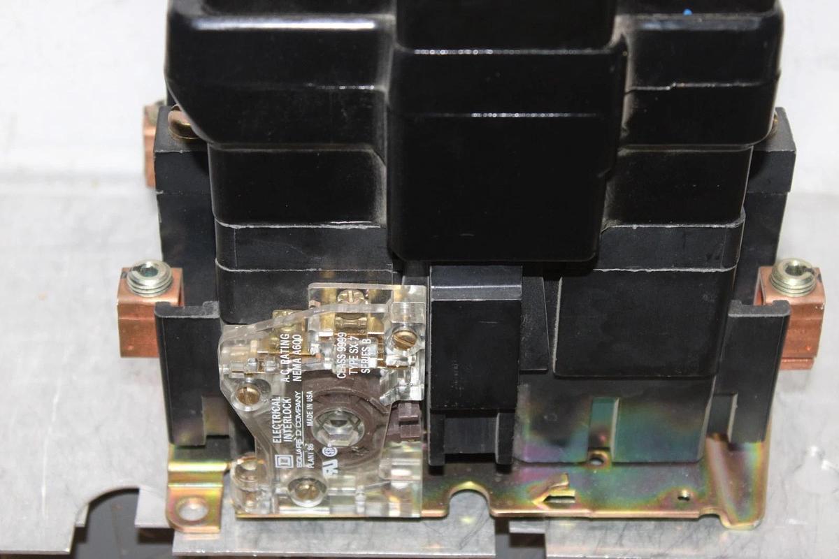 Used SQUARE D CONTACTOR 8502SE01 SINGLE PHASE 240 VAC 15 HP COIL: 110/120V