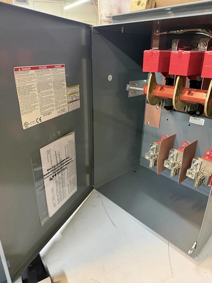 NIB SQUARE D I-LINE FUSIBLE BUSSWAY UNIT PQ3620G 200 AMP 600 VAC 3-POLE 3-WIRE