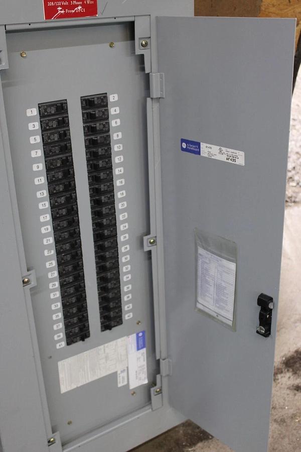 Used GENERAL ELECTRIC SERVICE PANELBOARD AB43B 225 AMP 208Y/120V 3-PHASE NEMA 1