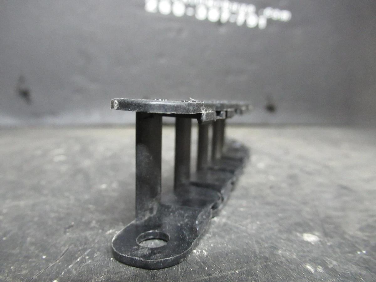 Used IGSU PLASTIC WIRE TACK 6" LENGTH X 1" WIDTH X 5/8" TALL R18 07 1.2 *WARRANTY*