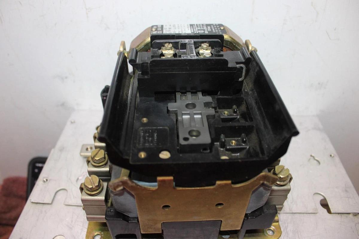 Used SPRECHER & SCHUH CONTACTOR CA-1-100 600 VAC 125 AMP 3-POLE