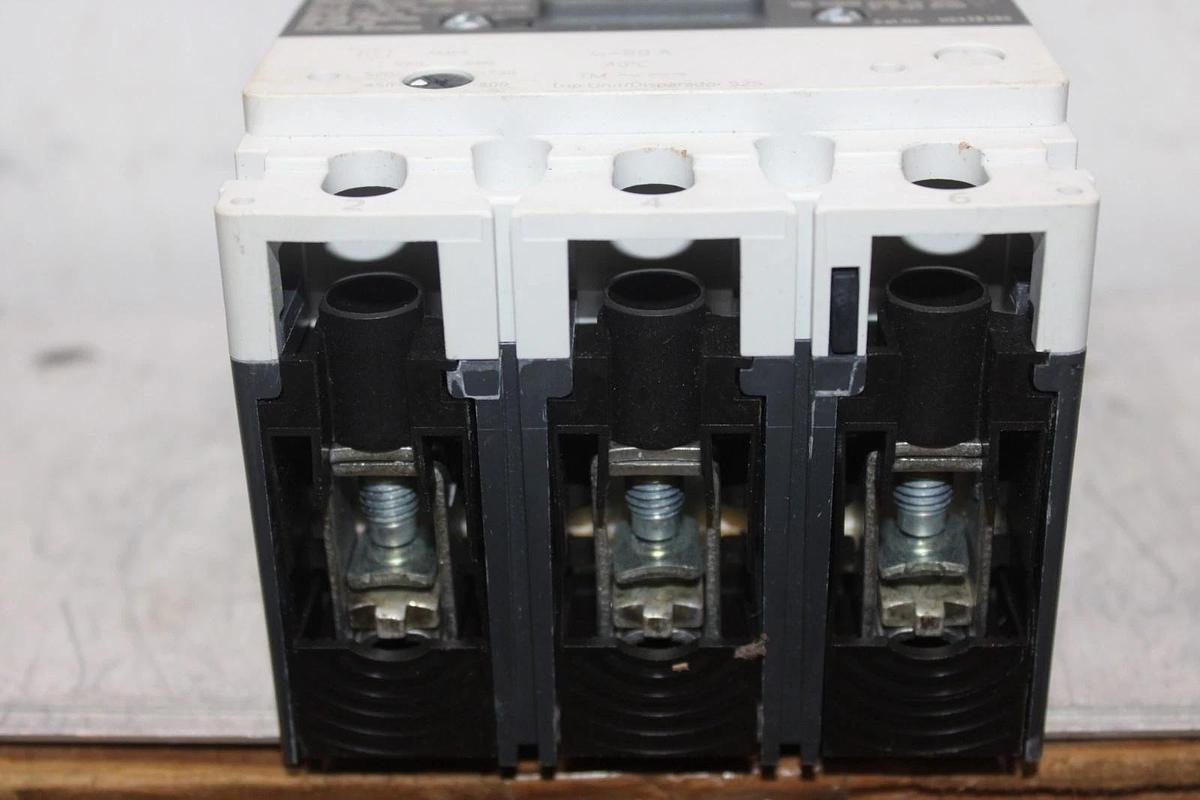 Used SIEMENS HDGA CIRCUIT BREAKER HDX3B080 80 AMP 600 VAC 3-POLE **WARRANTY**
