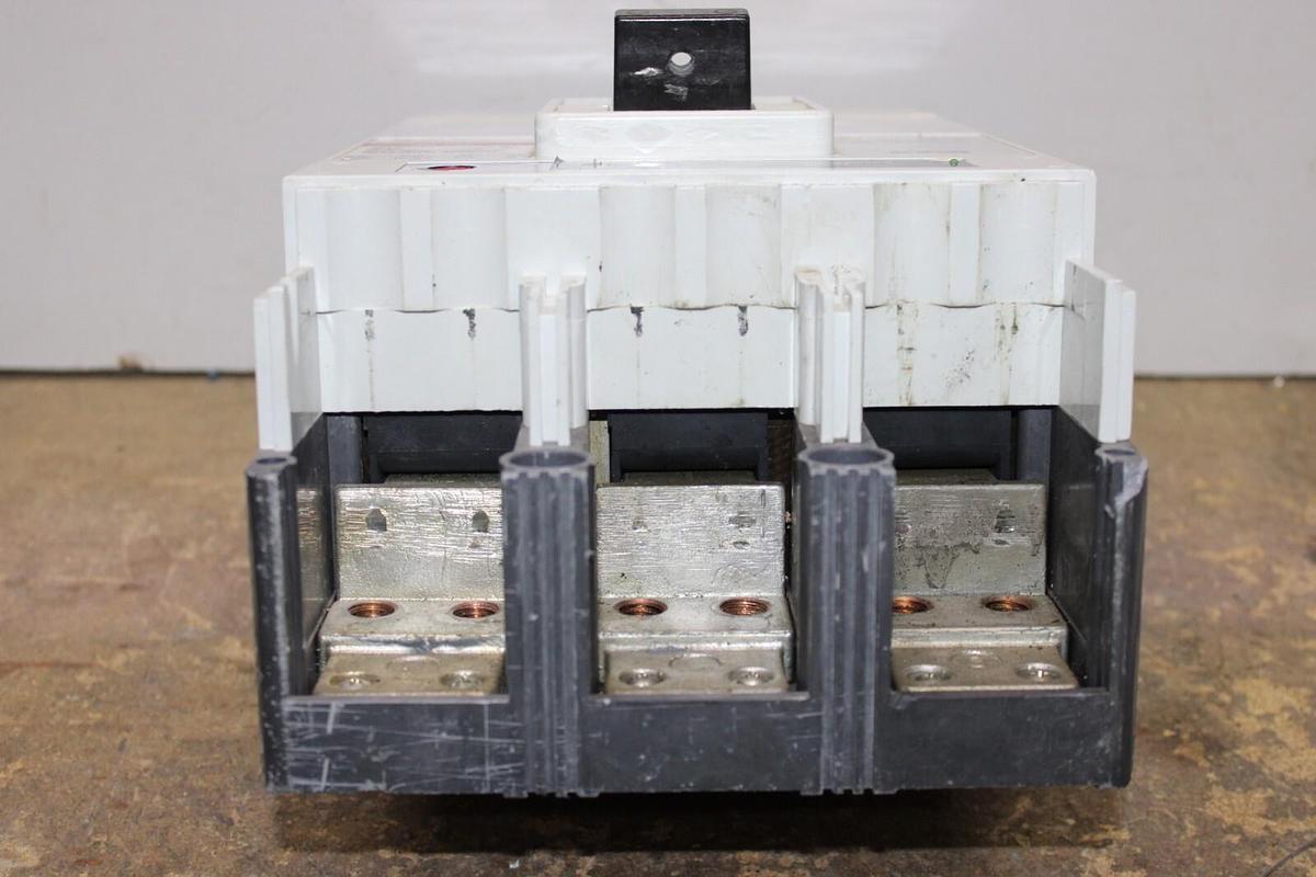 Used CUTLER HAMMER CIRCUIT BREAKER ND312T33W 1200 AMP FRAME 900 AMP TRIP 600 VAC