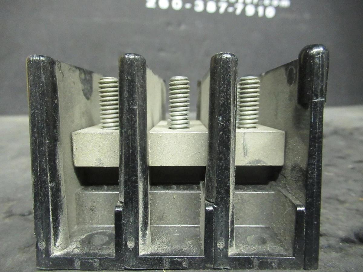 Used FERRAZ SHAWMUT 62203 DISTRIBUTION BLOCK PDB 3 POLE 600 VAC 1/4 - 5/8 STUD
