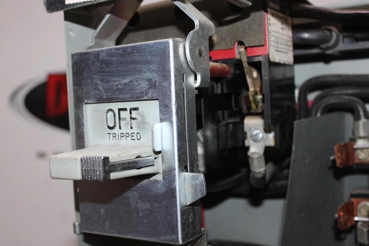 Used WESTINGHOUSE TYPE-W MCC STARTER CONTROL BUCKET 18" SIZE 3 90 AMP 600 VAC