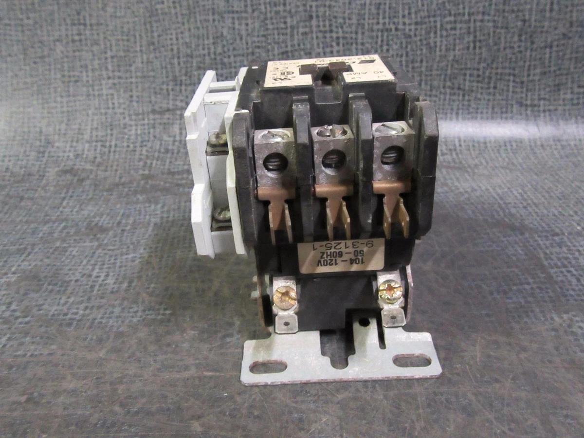 Used COPELAND CONTACTOR 40 AMP 600 VAC 3 PHASE 20 HP 104-120V COIL MODEL: 012-3040-01