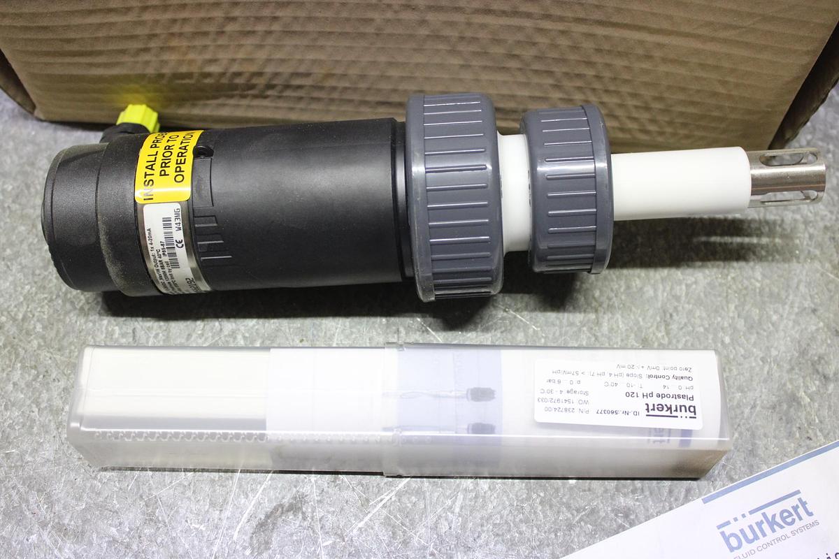 Used NEW SURPLUS HYPNEUMAT INC SELF-FEEDING TAPPER S24