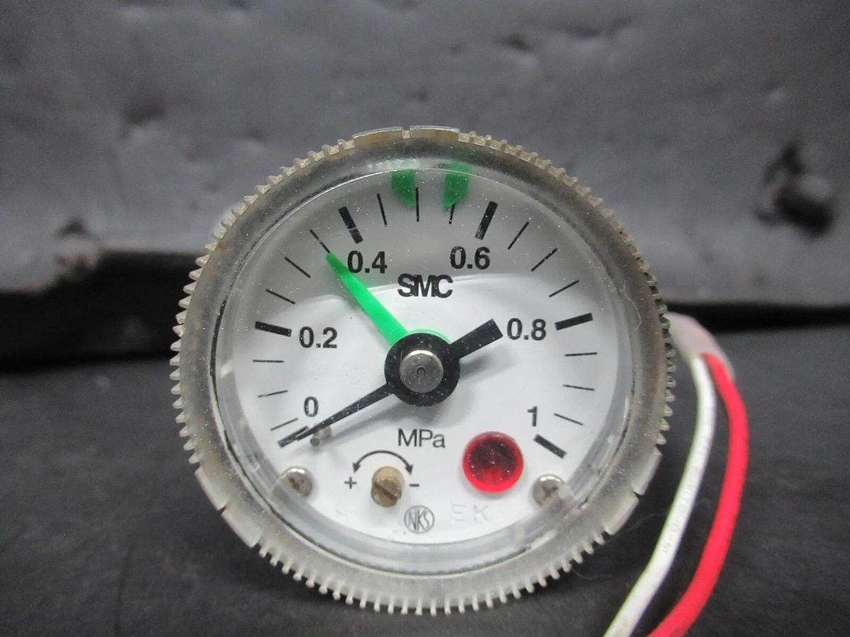 Used SMC PRESSURE GAUGE W/ SWITCH GP46 0-1 MPA 125/250 VOLT 0.3/0.2 AMP