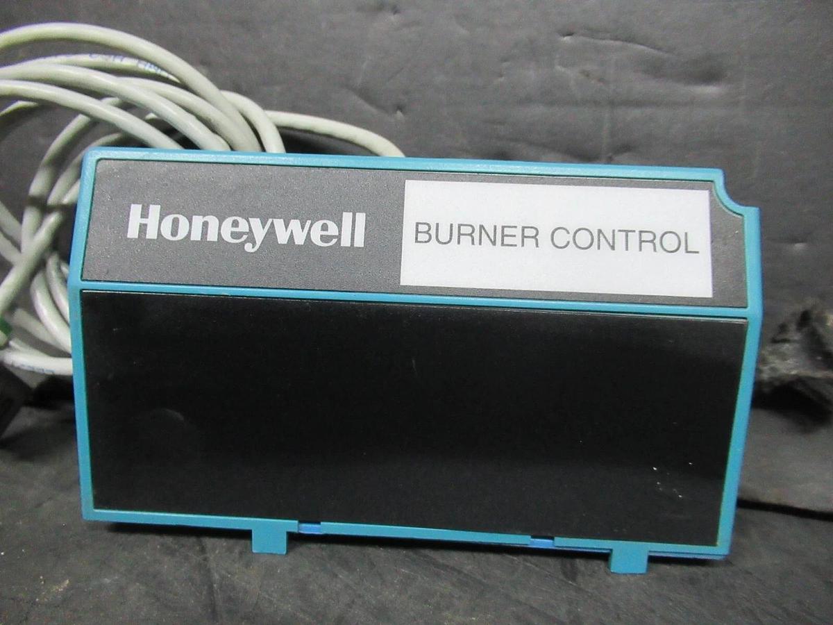 Used HONEYWELL BURNER CONTROL KEYBOARD DISPLAY MODULE 7800 SERIES 97-4834 REV. B