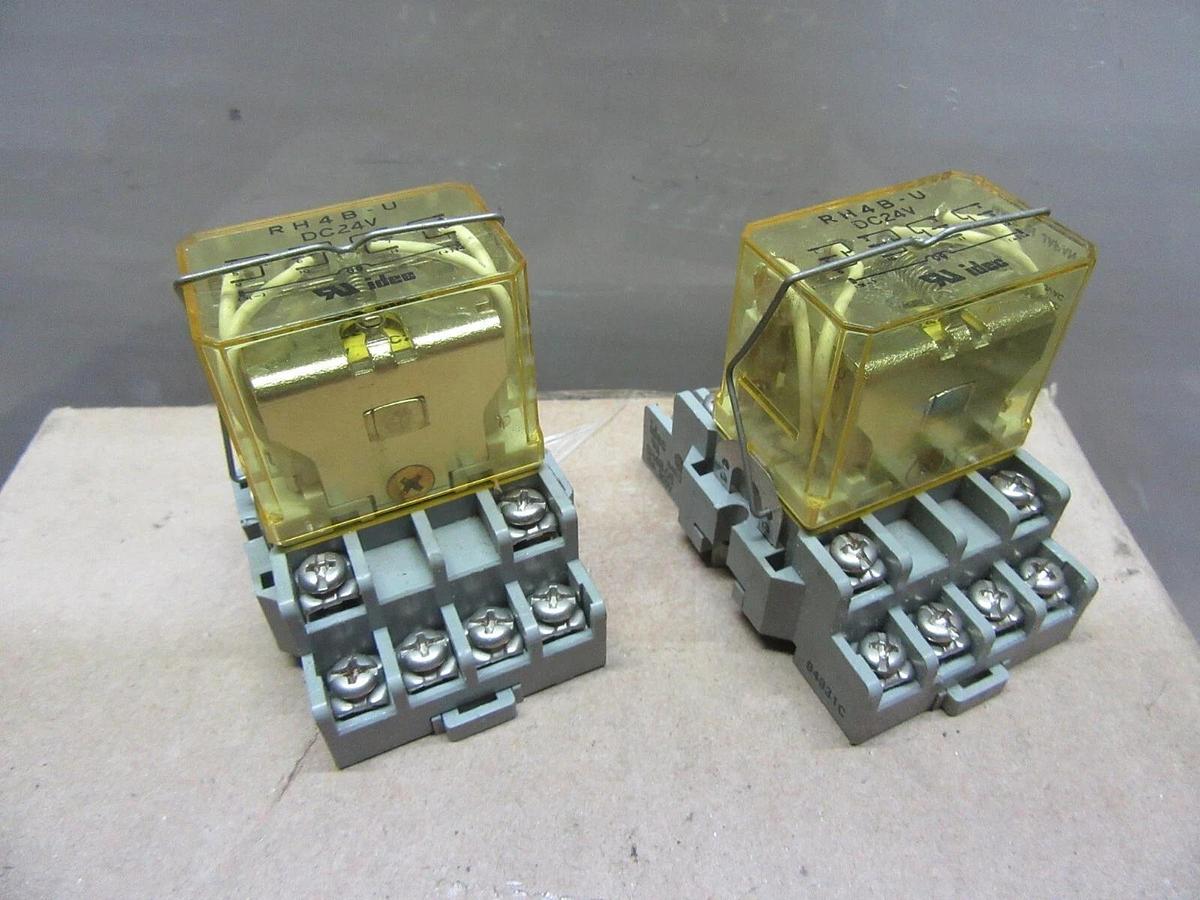 Used LOT OF 2 IDEC RELAY RH4B-U 24 VDC W/ SH4B-05 BASE 10 AMP 300 VOLT