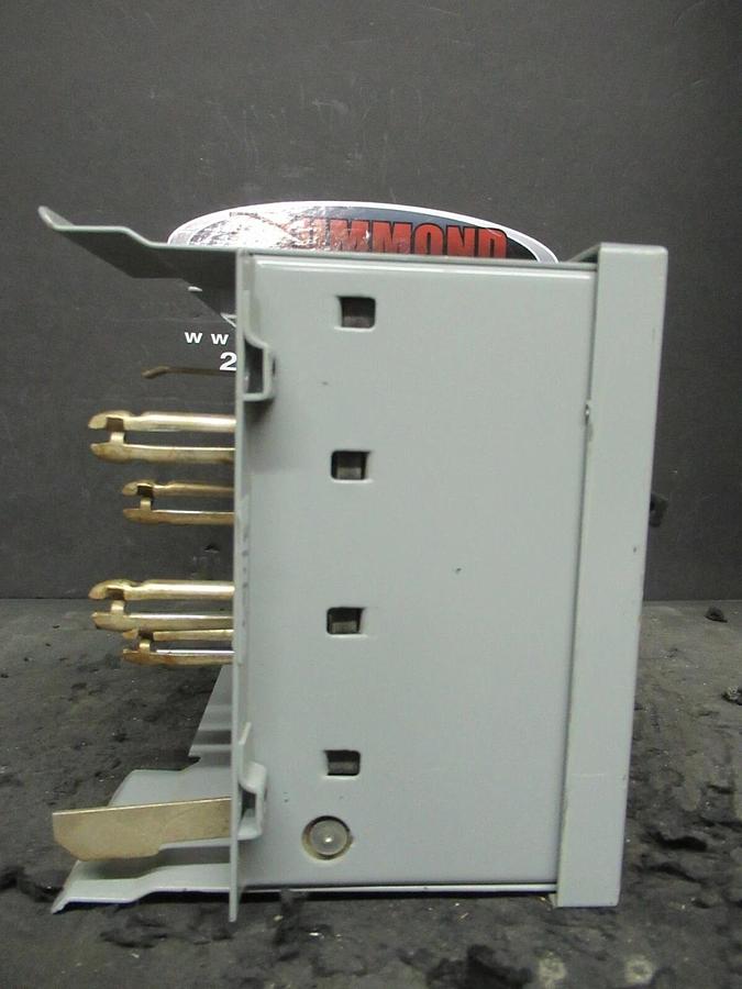 Used SIEMENS ITE BUS PLUG XQ45RG XQ45RGIG 50 AMP 240V 3P4W+GROUND XJ-L 30 AMP BREAKER