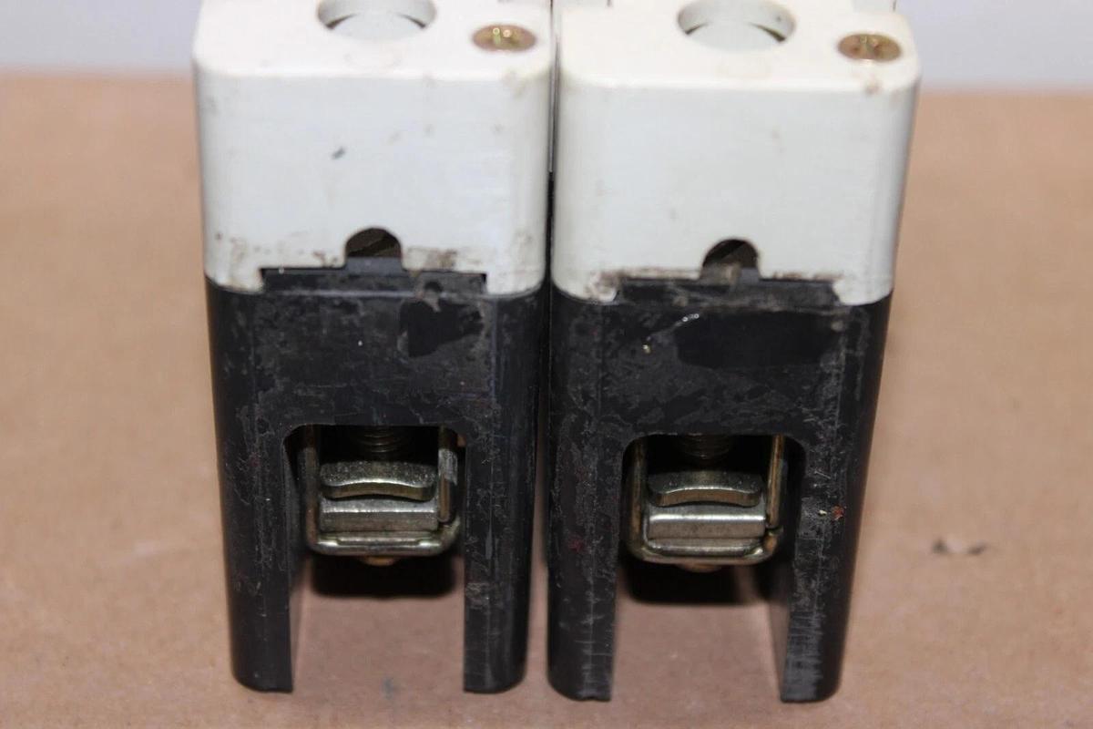 Used LOT OF 2 CUTLER HAMMER HFD1020 20 AMP 277 VAC SINGLE POLE HFD-65K