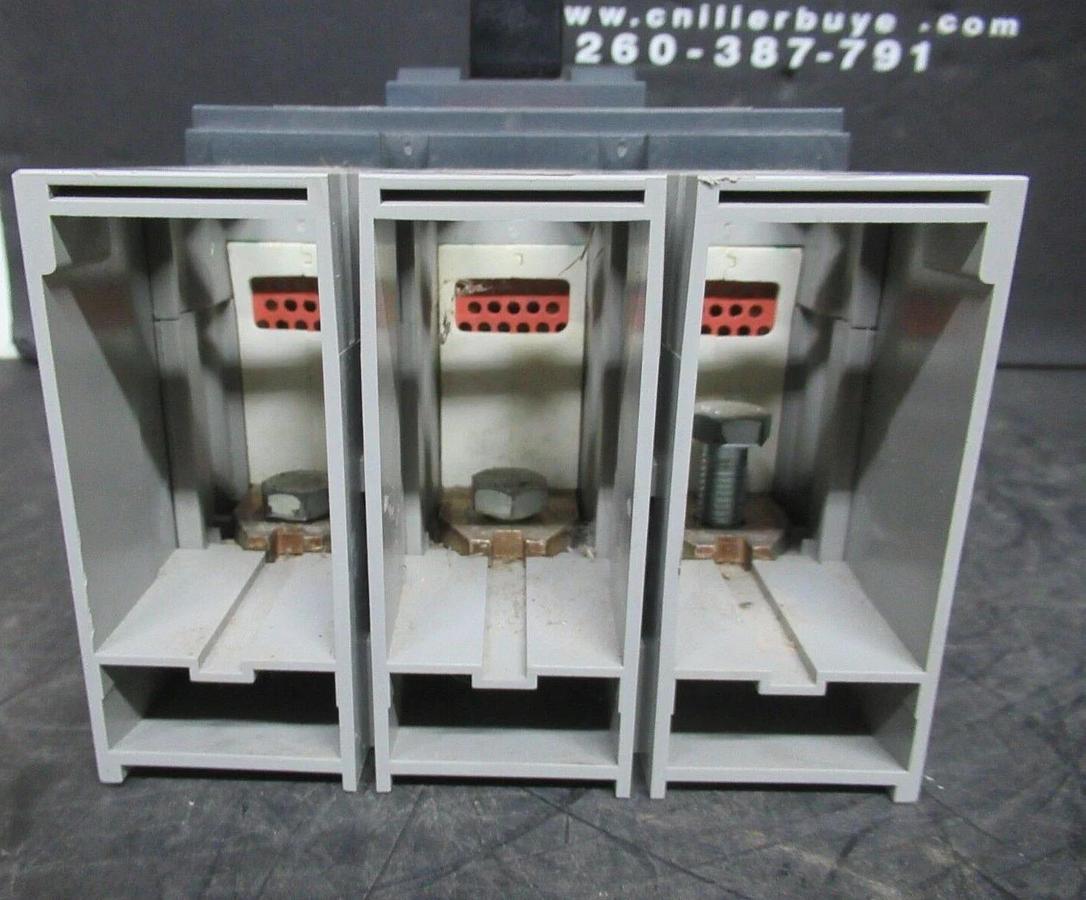 Used SQUARE D POWERPACT BREAKER 528261P1 600 VAC 400 AMP BOTTOM LUGS 3 POLE