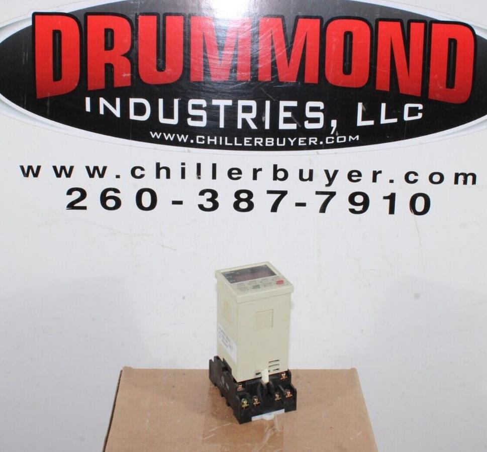 Used FUJI ELECTRIC TEMPERATURE CONTROLLER PXZ4PBY2-1B000 24 VAC 15 VA