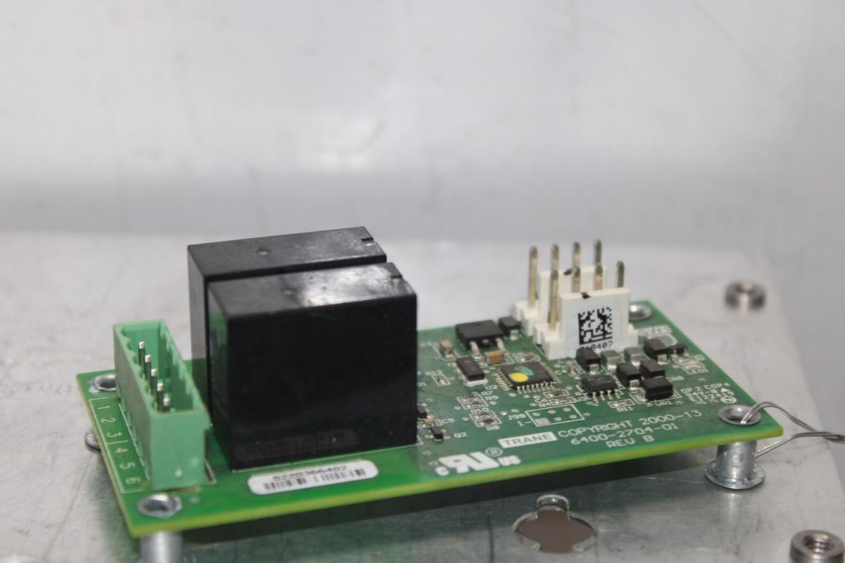 Used TRANE DUAL BINARY CIRCUIT BOARD 6400-2704-01 REV. B X13650733070 REV. J