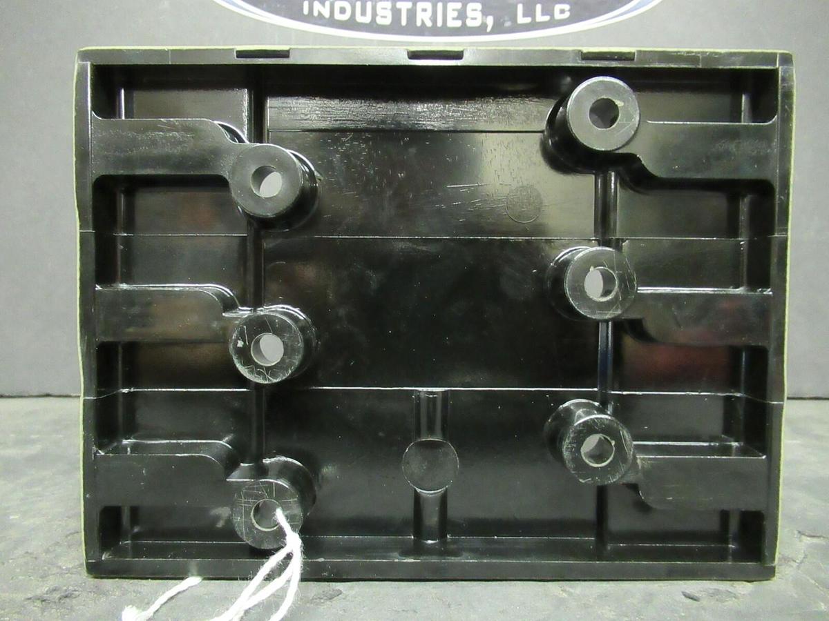 Used LITTELFUSE FUSE HOLDER LH60060-3C FOR 60 AMP 600 V FUSES