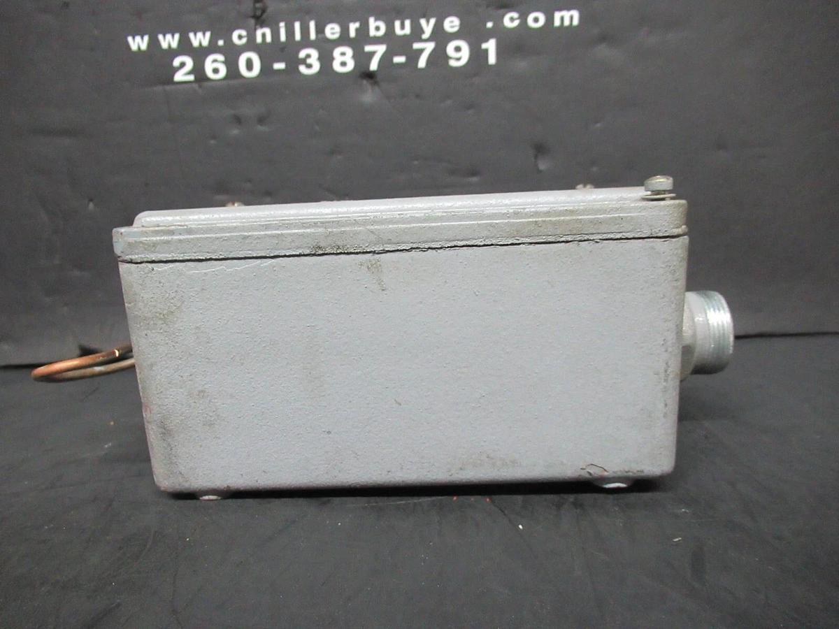 Used ALLEN-BRADLEY TEMPERATURE CONTROL SWITCH 837-A5 24-600 VAC @ 125 VA NEMA 4, 13