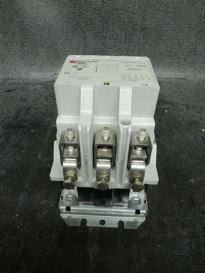 Used CUTLER HAMMER MCQUAY CONTACTOR 701816A-01 600 VAC 211 AMP COIL: 120V