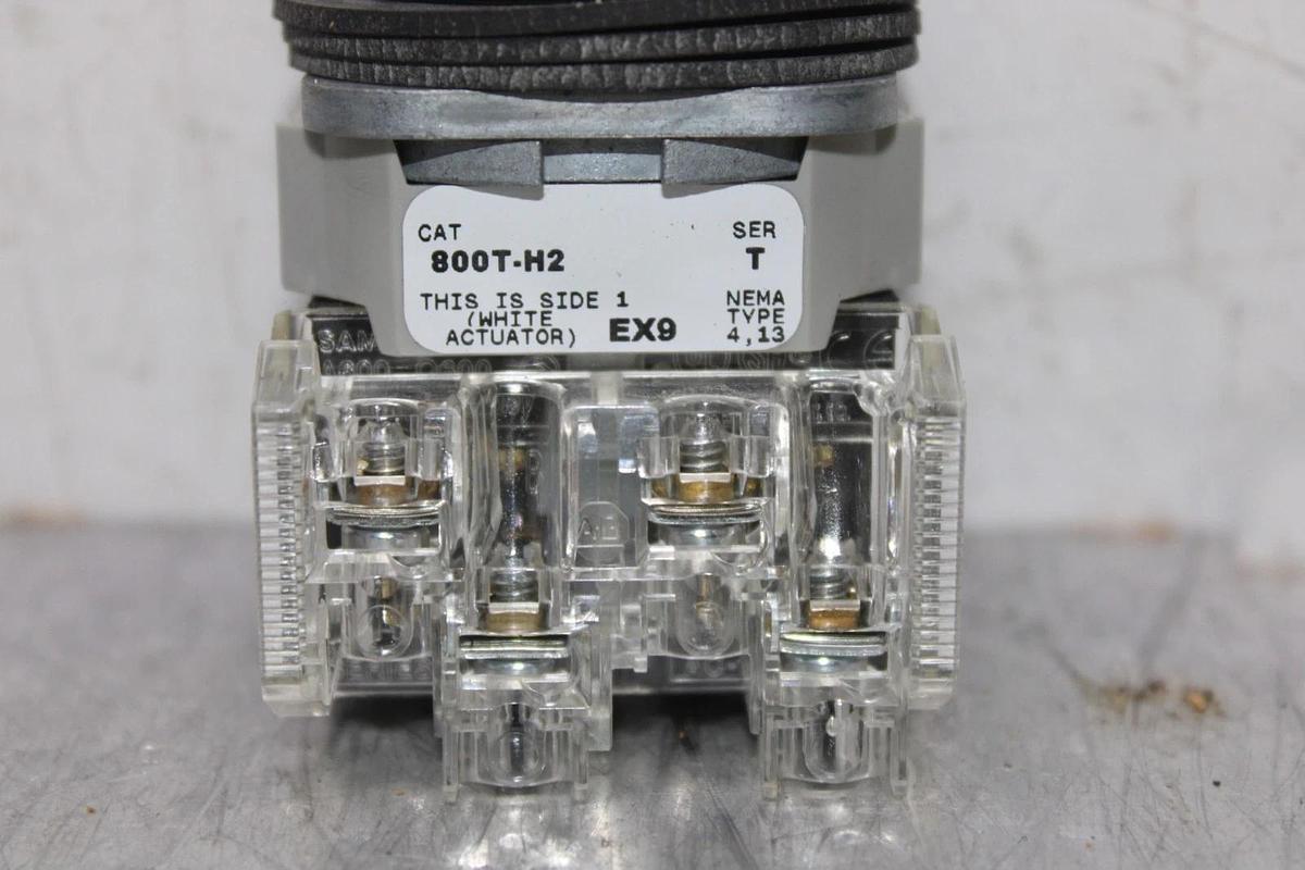 Used ALLEN BRADLEY PUSH BUTTON CONTACT BLOCK 800T-H2 120 VOLT **WARRANTY**