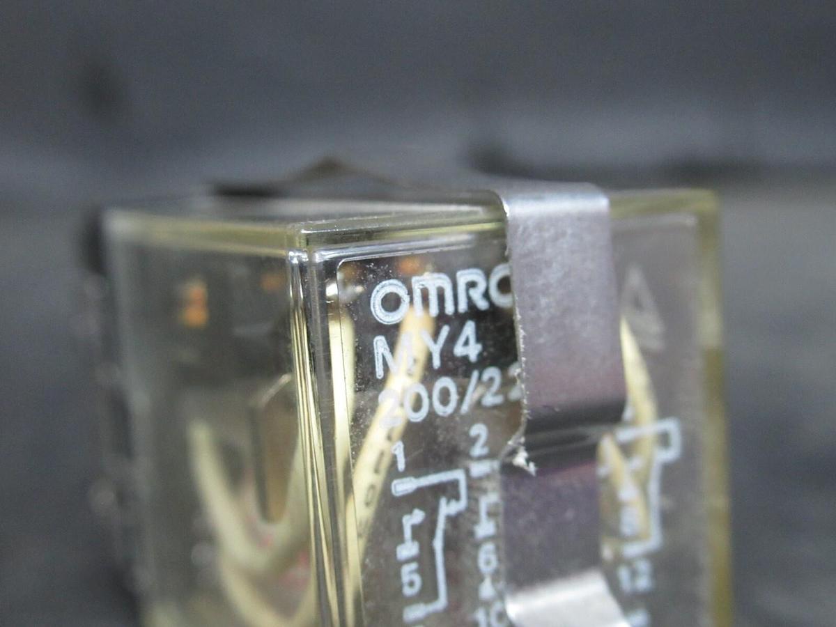 Used LOT OF 2 OMRON RELAYS MY4 200/220 240 VAC / 28 VDC 5 AMP **WARRANTY**
