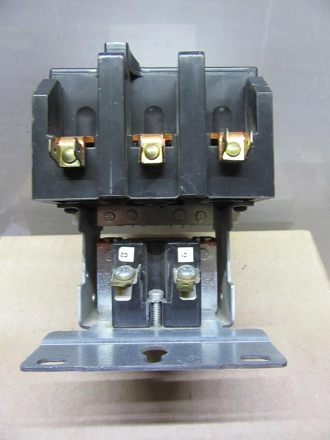Used SIEMENS CONTACTOR 42FE35AF306R HN53CC024 75 AMP 600 VAC COIL: 110/120 VOLT
