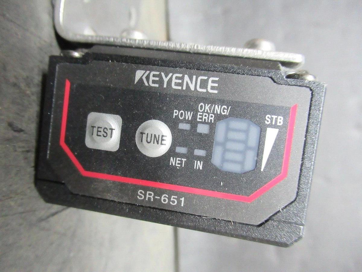 Used KEYENCE BARCODE READER SR-651 24 VDC 220 mA **WARRANTY INCLUDED**