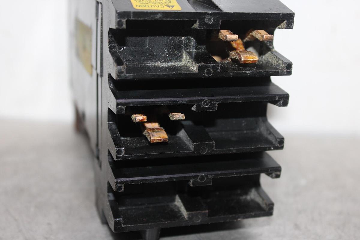 Used SIEMENS SENTRON CIRCUIT BREAKER LD63F600 500 AMP 600 VAC 3-POLE
