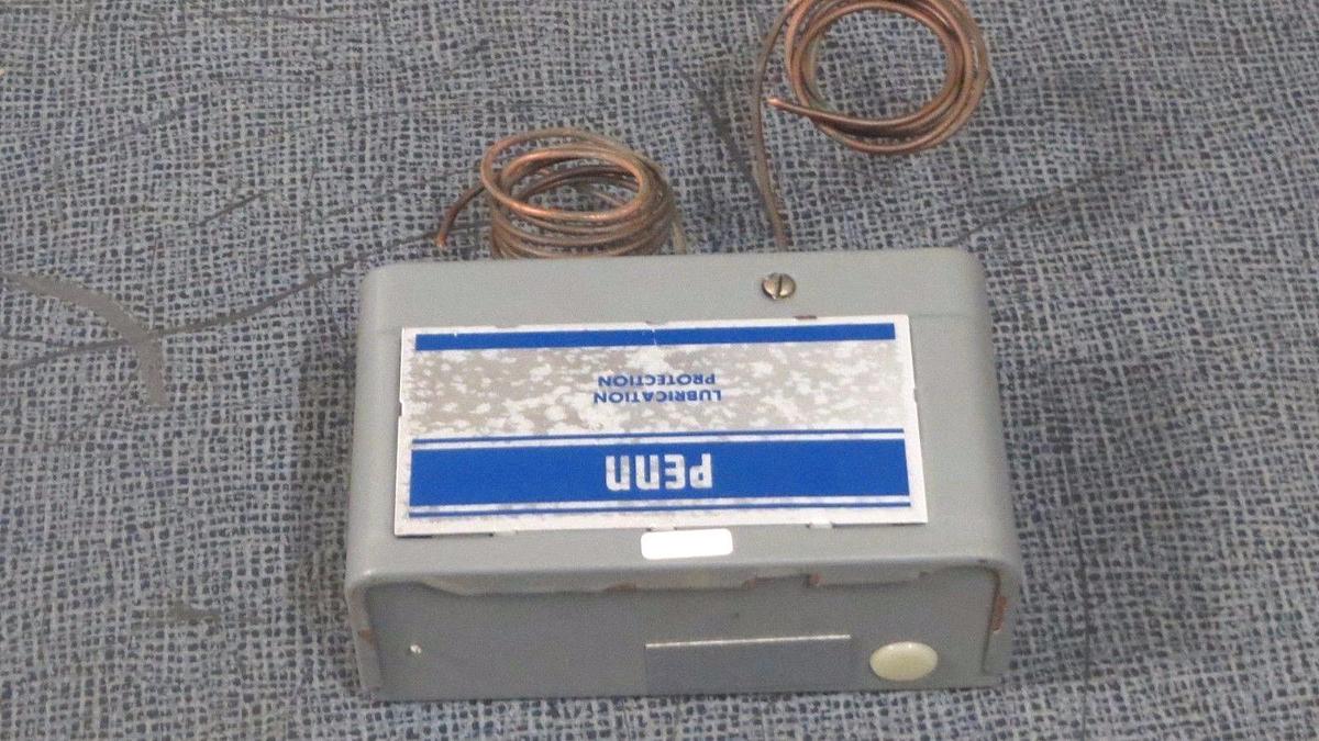 Used JOHNSON CONTROLS PENN LUBRICATION PROTECTION 7/60 PSID P12CA-1 709718B-01
