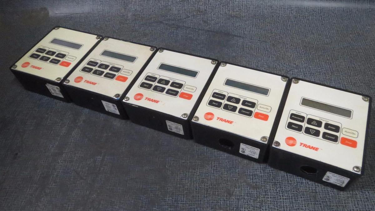 Used (1) TRANE COMM LINK CHILLER DISPLAY INTERFACE 24 VAC X13650483-02 HMI