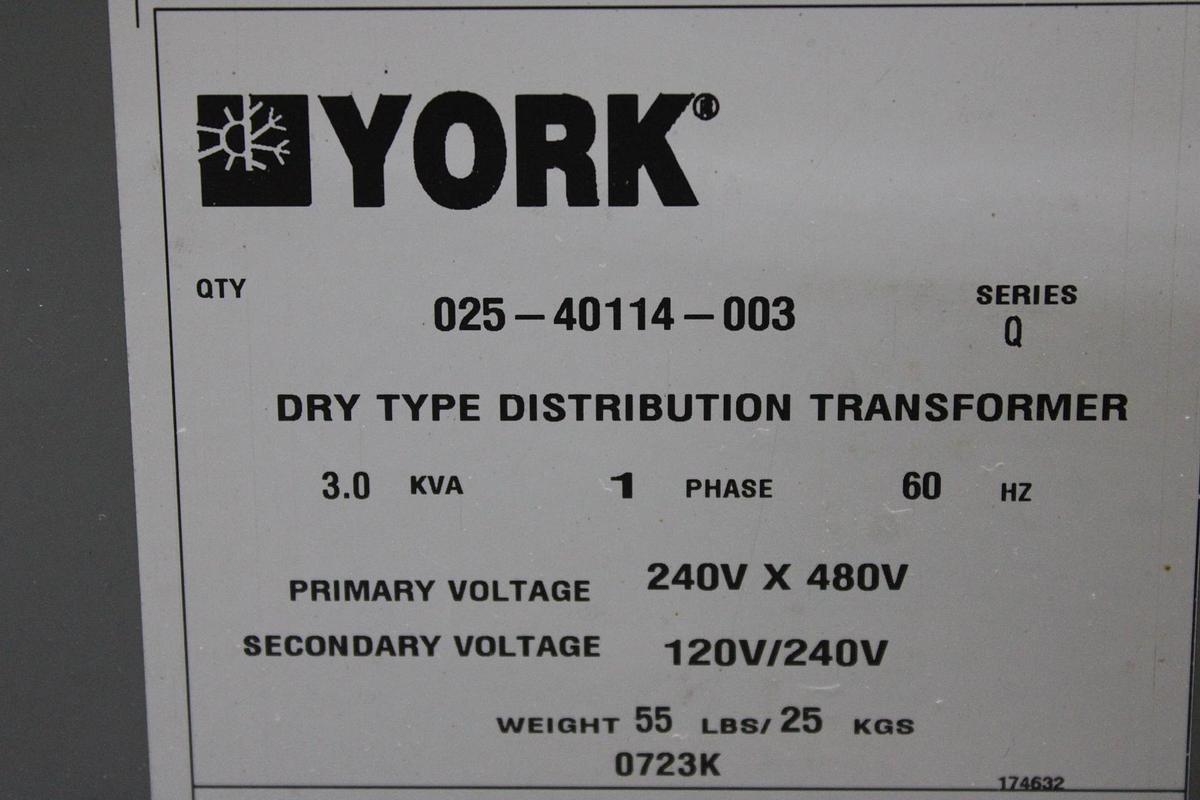 Used SQUARE D POWER TRANSFORMER 3S1F 3 KVA PRI: 240/120V SEC: 120/240V SINGLE PHASE