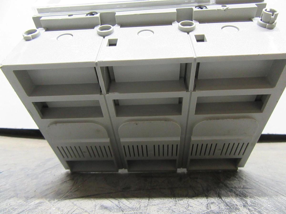 Used MERLIN GERIN COMPACT CIRCUIT BREAKER NSJ600H 240/600 AMP 600 VOLT 3-POLE 3-PHASE