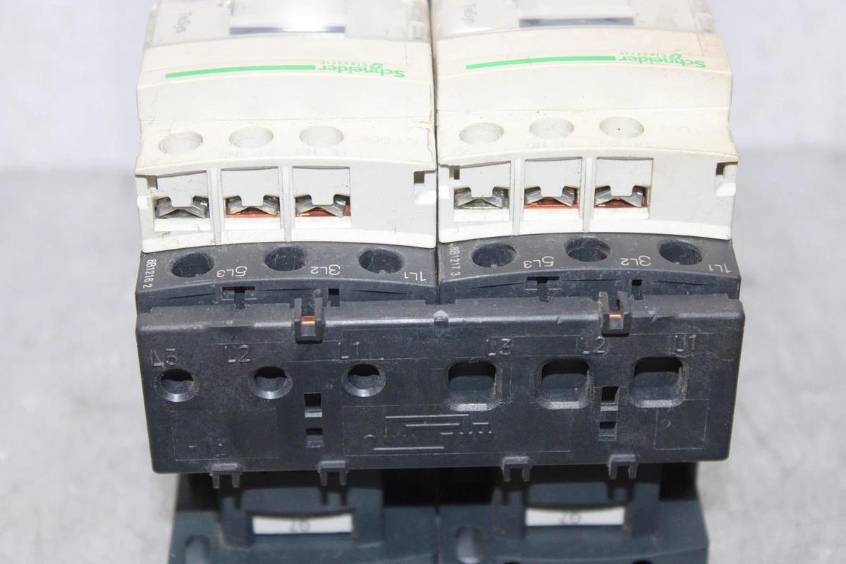 Used SCHNEIDER REVERSING STARTER LC1D09 600V 25A 7.5HP 3-PHASE 3-POLE W/ LRD08