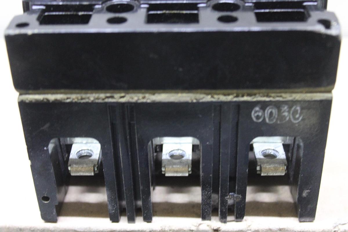 Used GENERAL ELECTRIC CIRCUIT BREAKER TKM3F 600 AMP 600 VAC 3-POLE