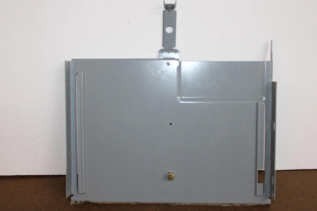 Used SQUARE D MCC MOTOR CONTROL BUCKET SHELF MODEL 6 PAN DIVIDER MIDSHELF