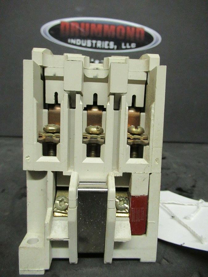 Used CUTLER HAMMER CONTACTOR CN15DN3 27 AMP NEMA SIZE 1 600 VOLT 10 HP